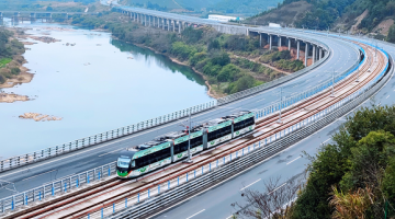 赛思x武夷有轨电车｜国首条独立路权旅游观光有轨电车线路开运，赛思助力北斗时钟